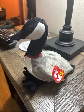 Ty Beanie Baby Goose Plush - Black, White, Gray